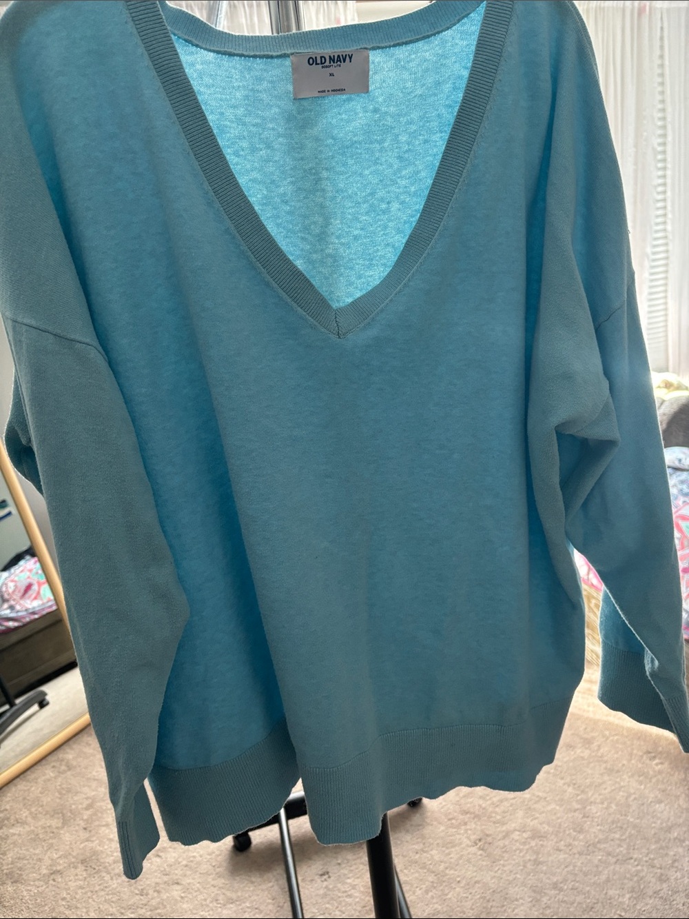 Old Navy Women's light Blue V-Neck Sweater